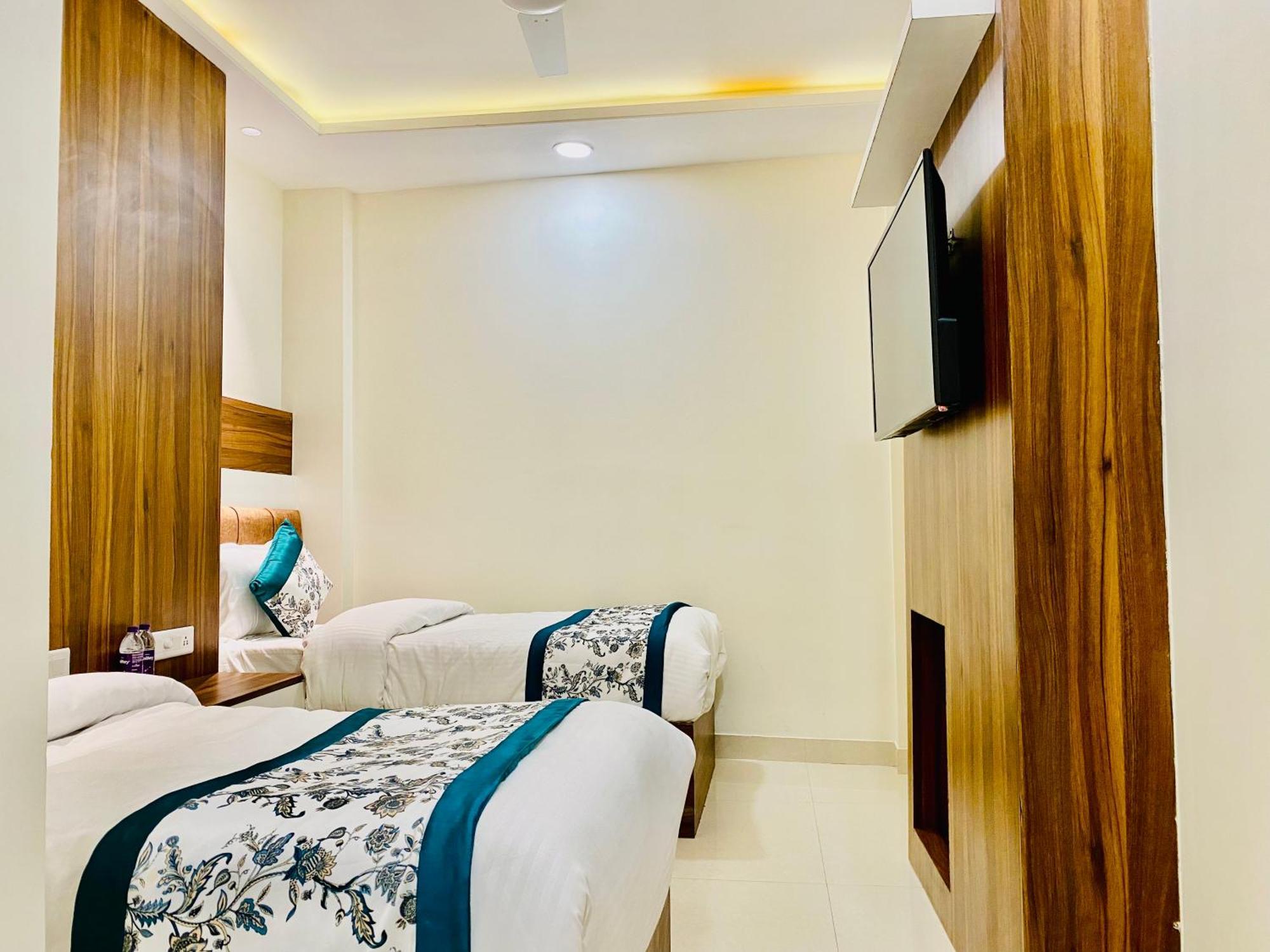 Hotel White House 350 Mtr From Golden Temple 암리차르 외부 사진
