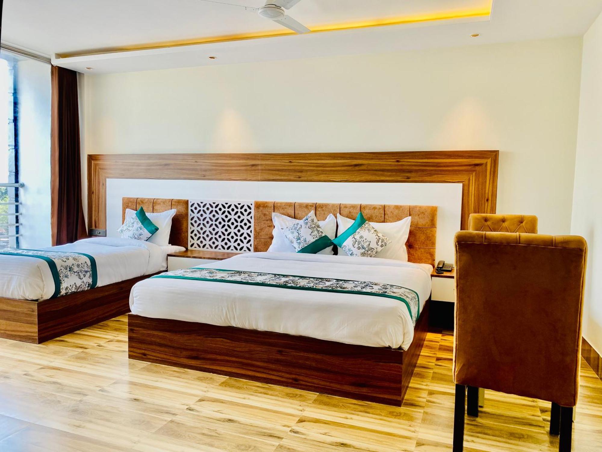 Hotel White House 350 Mtr From Golden Temple 암리차르 외부 사진